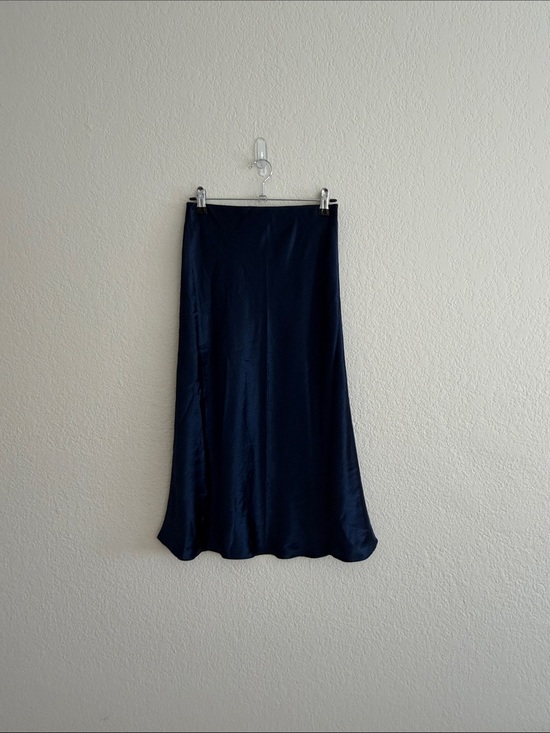 Aritzia Dresses & Skirts - Aritzia Babaton Midi Slip Skirt